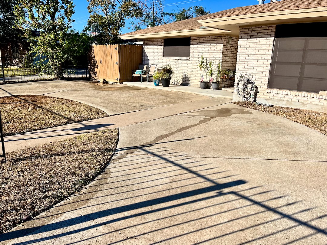 Expert Driveway Cleaning in Corpus Christi, TX – Restoring Curb Appeal with Professional Concrete Cleaning