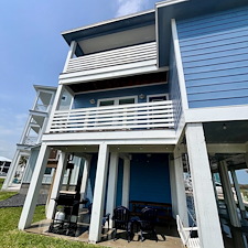 Port-Aransas-House-Wash-Professional-Soft-Washing-Maintenance-for-Coastal-Homes 3