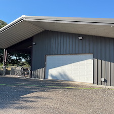 Professional-Barndominium-House-Wash-in-Sinton-TX-Removing-Organic-Growth-Restoring-Beauty 0
