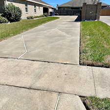 Revitalize-Your-Homes-Curb-Appeal-with-Expert-Driveway-and-Sidewalk-Cleaning-in-Corpus-Christi 3