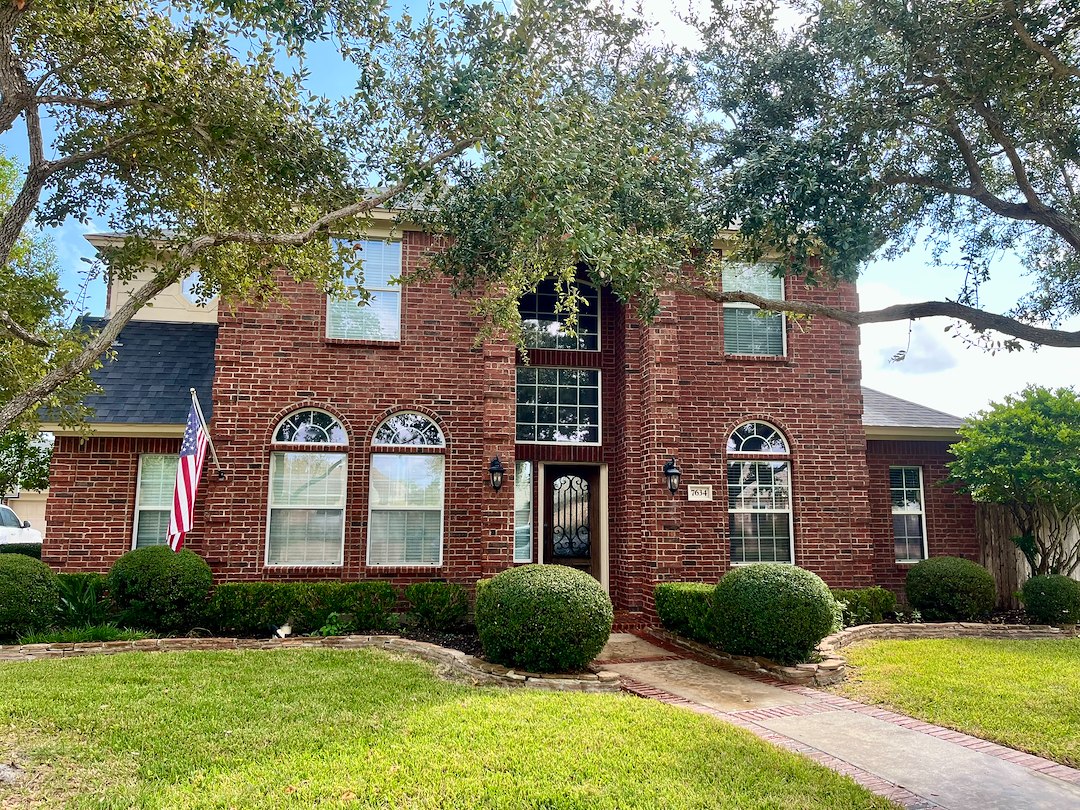 Transforming a Brick Home with a Professional House Wash in Corpus Christi, TX