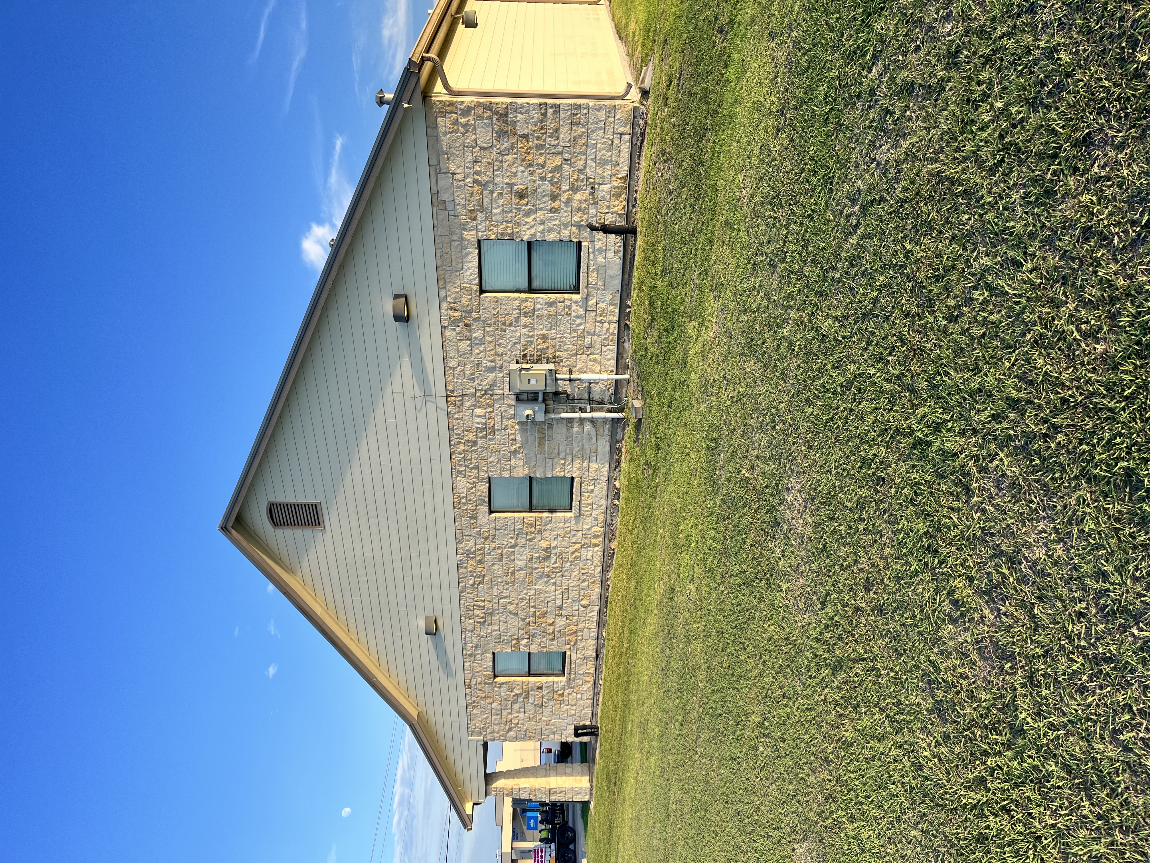 Transforming the Facade of a Prominent Robstown, TX Building with Expert Washing