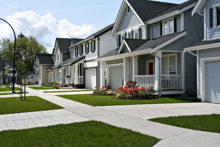 Driveway Cleaning: Removing Stains and Improving Safety